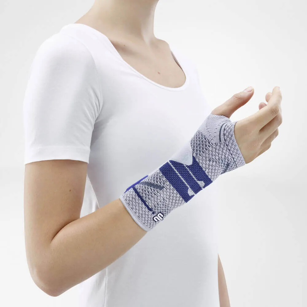 Orthèse de poignet ManuTrain® Bauerfeind portée au poignet