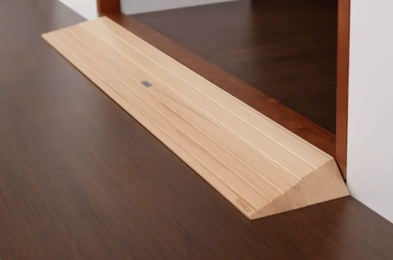 Rampe de seuil Mobio Ramp en bois avec éclairage LED