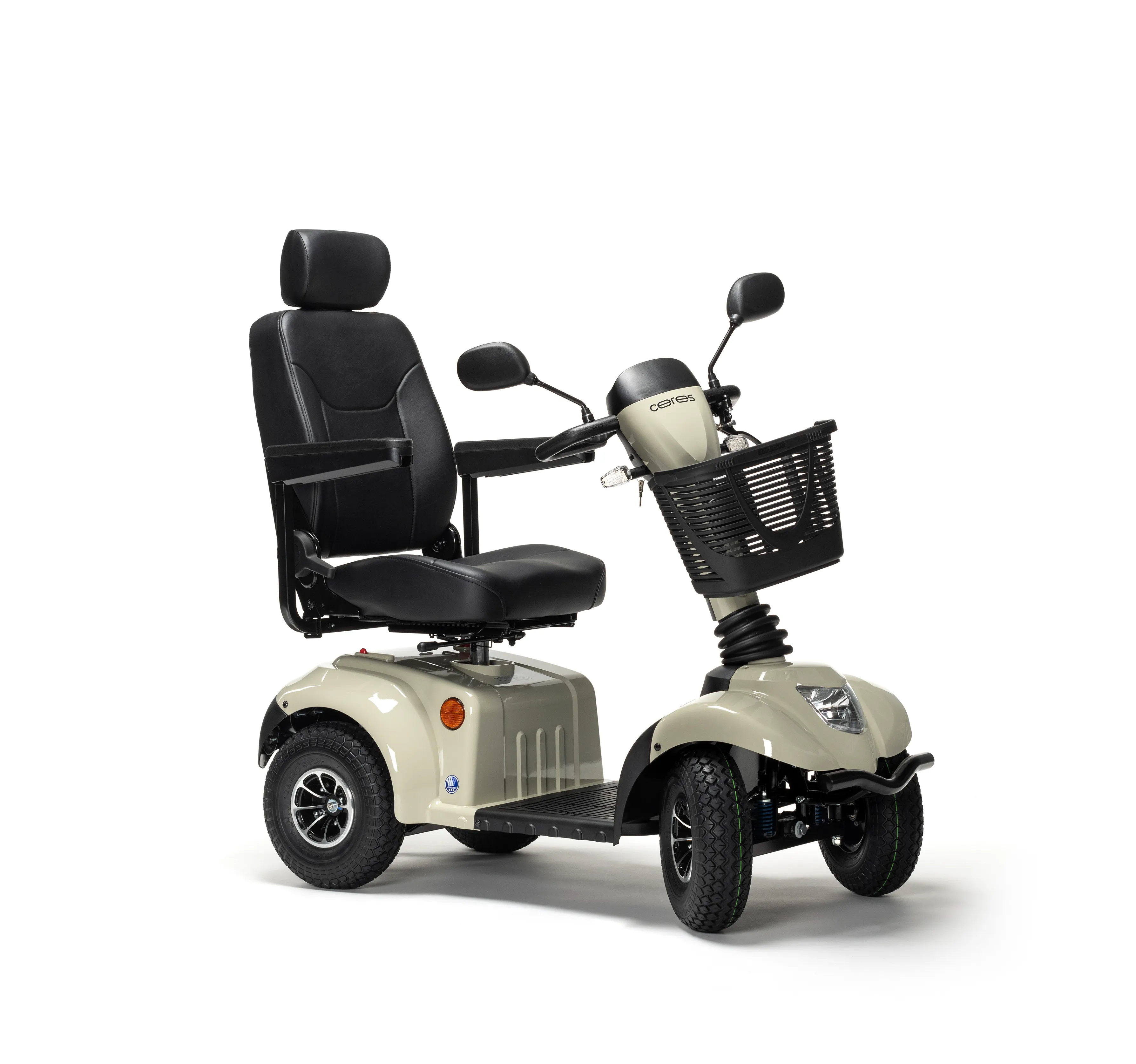 Scooter de mobilité Vermeiren Ceres SE ivoire, vue de trois quarts avant