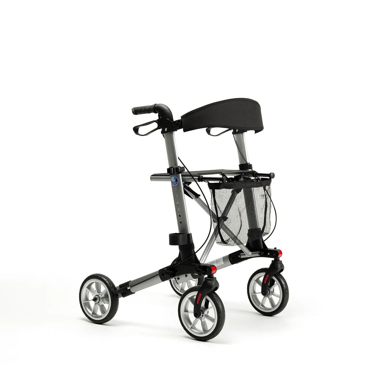 Rollator Quadri-Light Vermeiren gris argent, vue de trois quarts