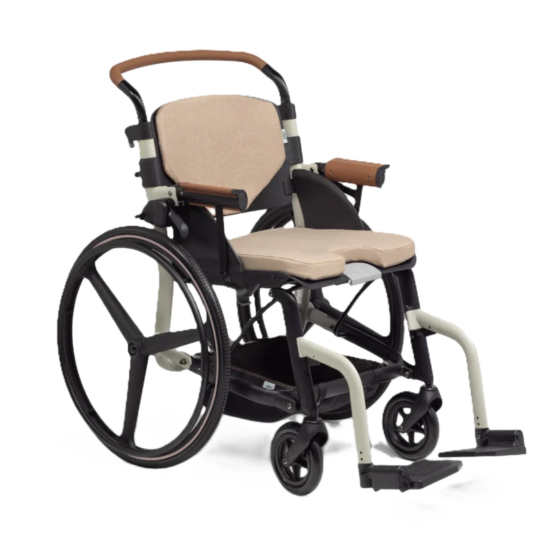 Zoof Classic beige, fauteuil roulant manuel pliable, vue de trois quarts